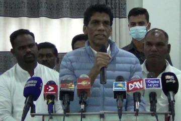 இந்த அரசை உடனே வீட்டுக்கு அனுப்பவும்கூடாது : திகாம்பரம் (Photos)