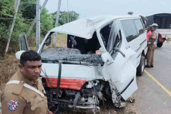 மன்னாரில் அருட்தந்தை அன்ரனி விக்டர் அடிகளார் உட்பட மூவருக்கு நேர்ந்த விபரீதம்! | Mannar Accident Father Anthony Victor Injured