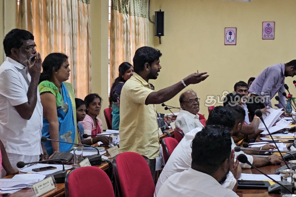 மானிப்பாய் பிரதேச சபையில் அமளி துமளி : மரணச் சடங்கிற்கு வெடி கொழுத்த கட்டணம் | Students Hairstyles