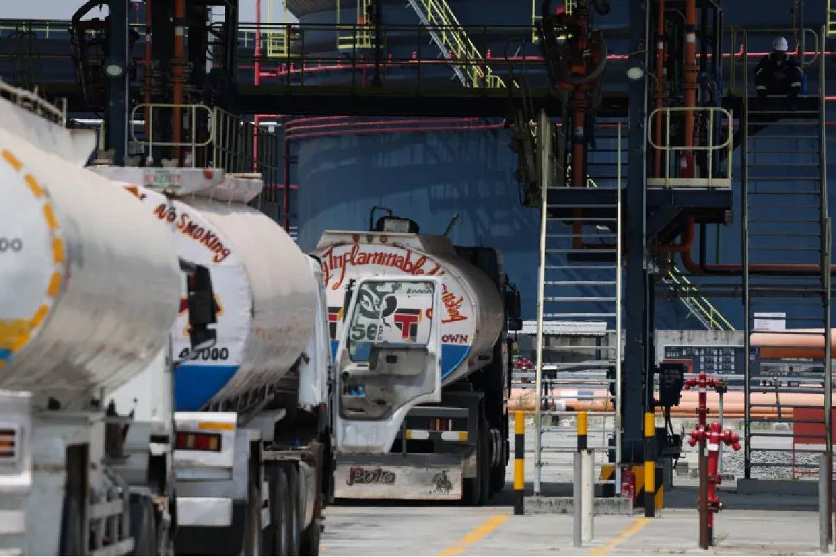 கிழக்கு ஆப்பிரிக்காவில் புதிய எண்ணெய் சுத்திகரிப்பு நிலையம்! | New Oil Refinery In East Africa கிழக்கு ஆப்பிரிக்காவில் புதிய எண்ணெய் சுத்திகரிப்பு நிலையம்! | New Oil Refinery In East Africa