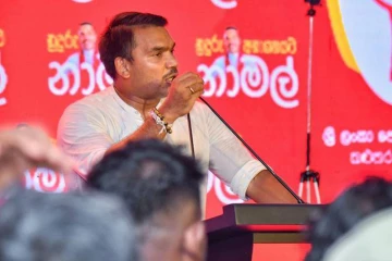 "ඩොලරය 450ට ගියත් කමක් නෑලු" - මුදල් අමාත්‍යාංශයේ කෙරුවාව නාමල් රාජපක්ෂ රටටම හෙළි කරයි