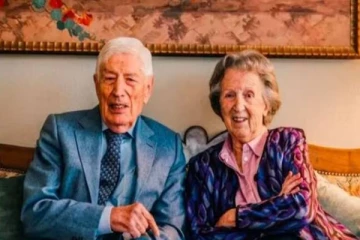 காதலர் தினத்தன்று அன்பு மனைவியுடன் கைகோர்த்தபடி மரணித்த முன்னாள் பிரதமர்!