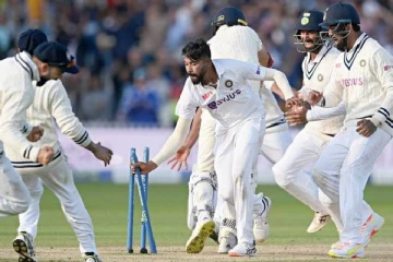 ஸ்டம்பை பிடுங்கி ஆக்ரோஷமாக கத்தியடிப ஓடிய சிராஜ்: வைரலாகும் வீடியோ காட்சிகள்