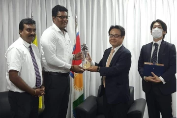 யாழ்.மாநகர முதல்வருக்கும் ஐப்பானிய தூதுவருக்கும் இடையே சந்திப்பு (Photos)