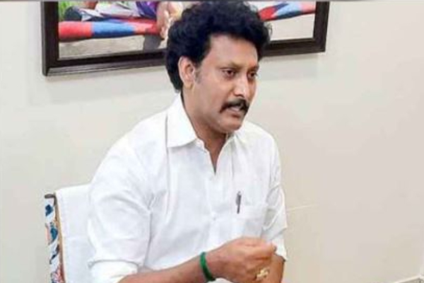 “பள்ளி மாணவர்கள் சாதி மோதல்களில் ஈடுபடுவது வருத்தம் அளிக்கிறது” - பள்ளி கல்வித்துறை அமைச்சர் அன்பில் மகேஷ் - தமிழ்நாடு