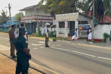 මන්නාරම් දිස්ත්‍රීක්කයේ දරුවන්ට විශේෂ පොලිස් සහ යුද හමුදා ආරක්ෂාවක්.