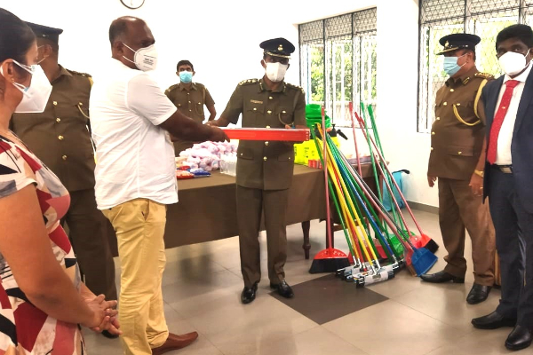 සෞඛ්‍ය අංශයට වෛද්‍ය උපකරණ- අසරණ ජනතාවට අත්‍යවශ්‍ය ආහාර ලබාදුන් අයුරු..... | Srilanka Exercise