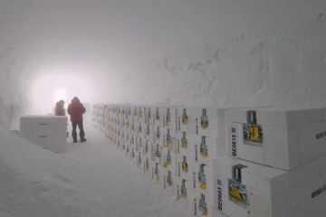 பூமியின் காலநிலை ரகசியங்கள்! பிரித்தானியாவுக்கு கொண்டு வரப்பட்ட அண்டார்டிகாவின் பழமையான பனி