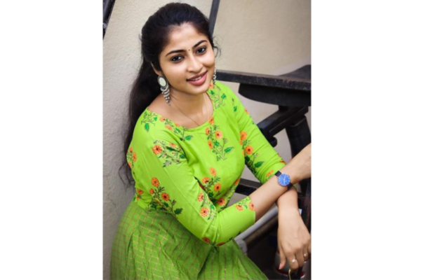 ஹோம்லி லுக்கில் அசத்தும் நாம் இருவர் நமக்கு இருவர் ஐஸ்வர்யா லேட்டஸ்ட் போட்டோஸ்.. | Vijaytv Iswarya