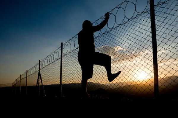 கடுமையான பாதுகாப்பு - சிறைக்கைதிகள் தொடர்பில் வெளியான தகவல் | 1000 People Have Escaped From Prison In Six Years