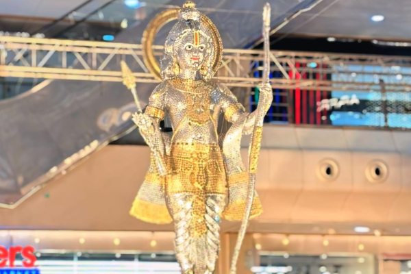 உலகை வியப்பில் ஆழ்த்திய கலைஞர்கள் ; நாணயங்களால் உருவாக்கப்பட்ட 18 அடி இராமர் சிலை | Amar Statue 18 Feet Tall Constructed From Coin