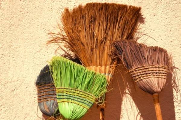 புது வருடத்தில் இந்த பொருட்களை வீட்டில் வைக்காதீங்க - வாஸ்து | Things Should Not Be Kept At Home In The New Year