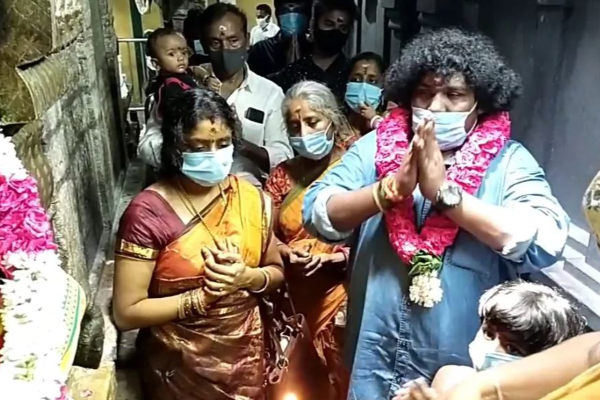 குடும்பத்துடன் சாமி தரிசனம் செய்த நடிகர் யோகி பாபு- முதன்முறையாக வெளியான அவரது மகன் புகைப்படம் | Yogi Babu Son Photo