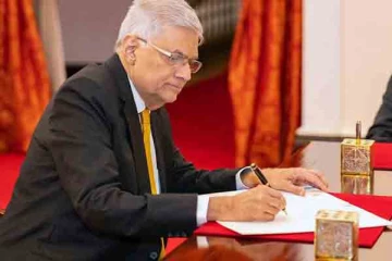 ரணிலின் டயரியில் இன்று!