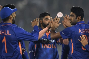 இவருக்கு ஏண்டா டீம்ல இடம் கொடுக்கல..கடும் கோபத்தில் இந்திய அணி ரசிகர்கள்