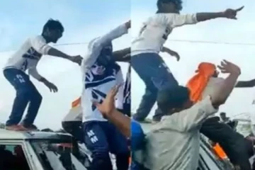 தேவர்  குரு பூஜையின் போது  வாகனத்தின் மீது ஏறி ஆட்டம் போட்ட இளைஞர்கள் கைது