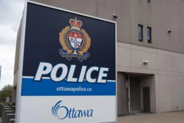 தன் மனைவியை வேறொரு நபர் முத்தமிடுவதைக் கண்ட கனேடிய பொலிசார்: ஆத்திரத்தில் செய்த செயல்