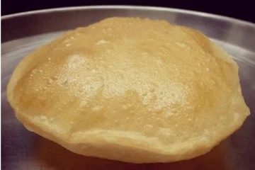 உப்பலான பசலைக்கீரை பூரி... இனி வீட்டிலேயே செய்து அசத்துங்கள்