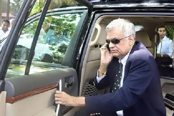 இலங்கையில் தேங்காய் எண்ணெயிலிருந்து  டீசல்;  இளைஞனின் புதிய கண்டுபிடிப்பு! | Pm Praises Youth S New Invention