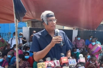 நீதிமன்றத்தில் வழக்குத் தாக்கல் செய்யத் தயார் - போராட்டத்தில் அறிவித்த சுமந்திரன்