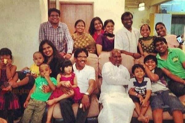 பாரதிராஜா மற்றும் இளையராஜாவின் முழு குடும்பத்தை ஒன்றாக பார்த்துள்ளீர்களா.. இதோ பாருங்க | Bharathi Raja Ilaiyaraja With Thier Family