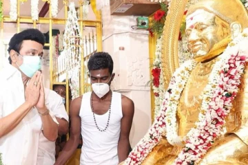 தேவர் நினைவிடத்தில் முதலமைச்சர் மரியாதை - உற்சாக வரவேற்பளித்த பொதுமக்கள்