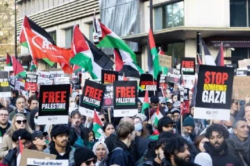 பாலஸ்தீன ஆதரவு பேரணியில் கலந்துகொண்ட பெண்ணை தீவிரமாகத் தேடும் லண்டன் பொலிசார்