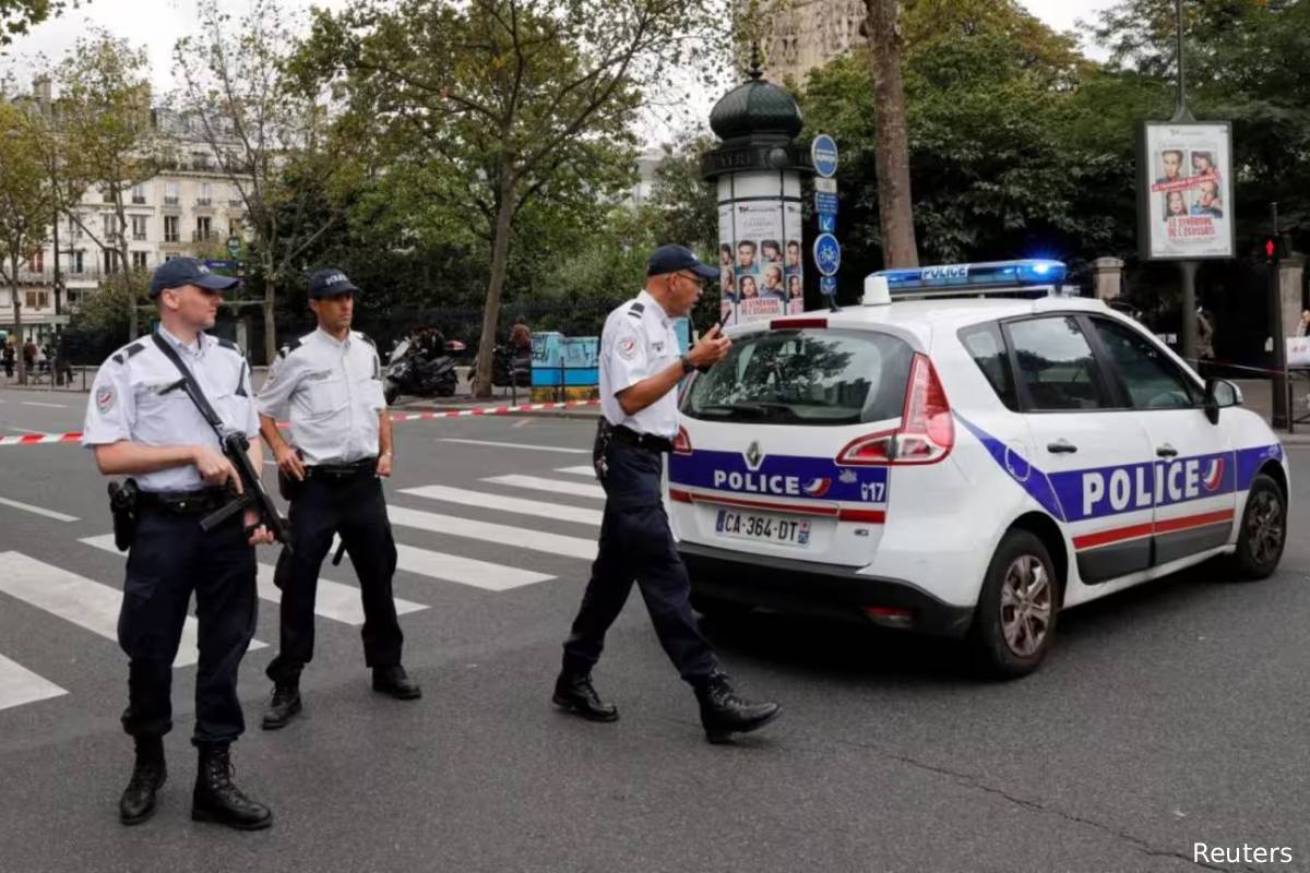 பிரான்சில் பொலிசார் மீது தாக்குதல்: ஒருவர் கைது | Man Arrested For Stabbed France Police பிரான்சில் பொலிசார் மீது தாக்குதல்: ஒருவர் கைது | Man Arrested For Stabbed France Police