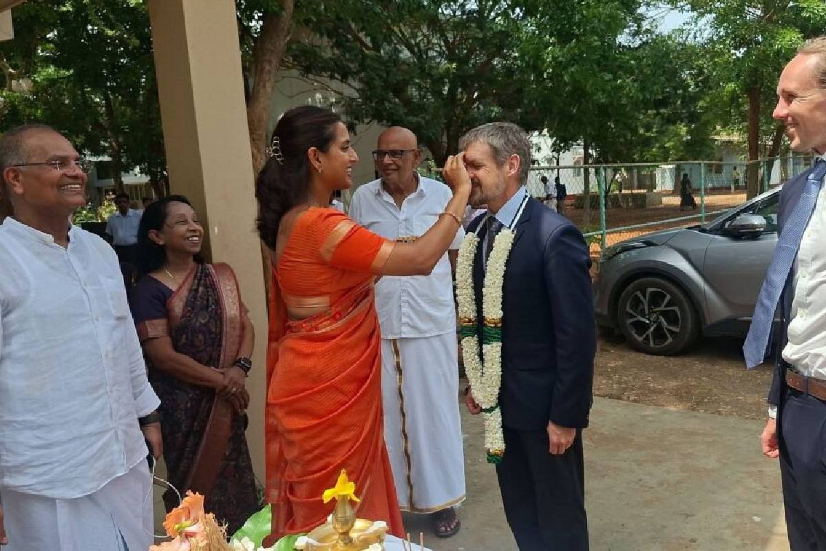 ஒரு பூப்புனித நீராட்டு விழாவும் ஒருங்கிணைப்புக் குழுக் கூட்டமும் | Puberty Ceremony Coordination Committee Meeting ஒரு பூப்புனித நீராட்டு விழாவும் ஒருங்கிணைப்புக் குழுக் கூட்டமும் | Puberty Ceremony Coordination Committee Meeting