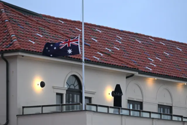 அரைக்கம்பத்தில் தேசியக் கொடி.. அவுஸ்திரேலிய பிரதமர் வெளியிட்ட தகவல் | Flags Will Fly Half Mast Australia Day Pm அரைக்கம்பத்தில் தேசியக் கொடி.. அவுஸ்திரேலிய பிரதமர் வெளியிட்ட தகவல் | Flags Will Fly Half Mast Australia Day Pm