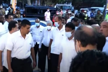 மகிந்த தொடர்பில் சர்வதேச ஊடகவியலாளர் எழுப்பிய கேள்வியினால் கடும் கோபமடைந்த ரணில் (VIDEO)