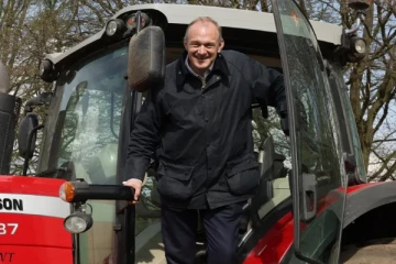 ட்ரம்பின் வரிவிதிப்புக்கு பதிலடி கொடுக்க பிரித்தானிய தயாரிப்புகளை வாங்க வலியுறுத்தல்