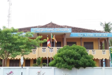 மொரவெவ பிரதேச சபை ஊழியர்கள் இருவருக்கு கொரோனா - நால்வர் தனிமைப்படுத்தலில்