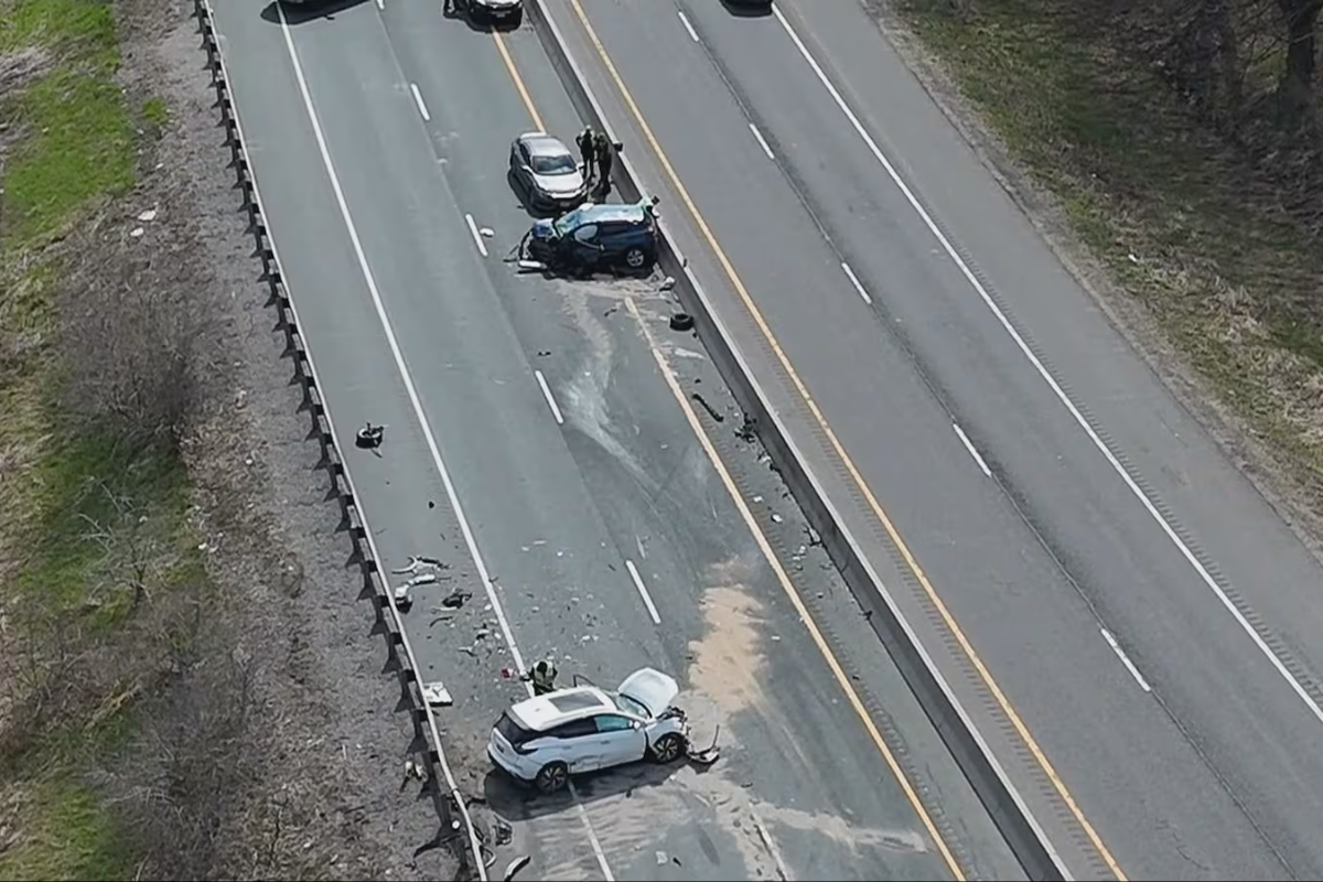 கனடா கிளாரிங்டன் அருகே கோர விபத்து: 80 வயது முதியவர் பலி | 80 Year Old Man Dead Following Head On Collision