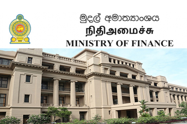 கடற்றொழிலாளர்களின் விடயத்தில் பாராமுகமாக செயற்படும் நிதியமைச்சு: மனுஷ குற்றச்சாட்டு | Protecting Fishermen Is A Problem
