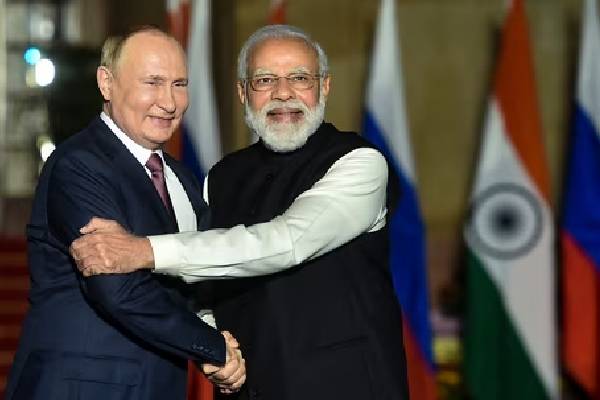 ட்ரம்பின் வரி அச்சுறுத்தல்களுக்கு மத்தியில்.., மோடியும் புடினும் தொலைபேசியில் என்ன பேசினார்கள்? | Amid Trump S Tax Threats Modi And Putin Talk