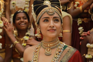 பொன்னியின் செல்வன் படத்தை தொடர்ந்து அதிரடியாக தனது சம்பளத்தை உயர்த்திய நடிகை திரிஷா!