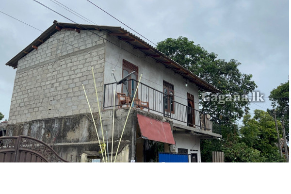 තියුණු ආයුධයකින් පහර දී පුද්ගලයෙක් ඝාතනය කෙරේ  | A Person Was Attacked And Killed