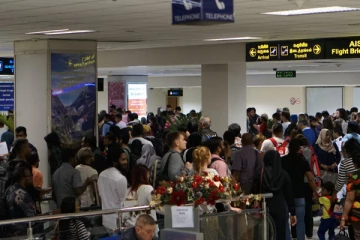 கடவுச்சீட்டு பெற காத்திருக்கும் இலங்கையர்களிடம் விசேட கோரிக்கை