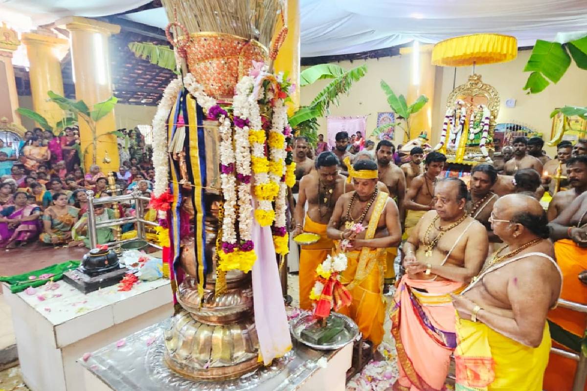 முல்லைத்தீவு தான்தோன்றீஸ்வரர் ஆலய மகோற்சவம் கொடியேற்றத்துடன் ஆரம்பம் | Mullaitivu Thanthonreeswarar Temple Mahasavam முல்லைத்தீவு தான்தோன்றீஸ்வரர் ஆலய மகோற்சவம் கொடியேற்றத்துடன் ஆரம்பம் | Mullaitivu Thanthonreeswarar Temple Mahasavam