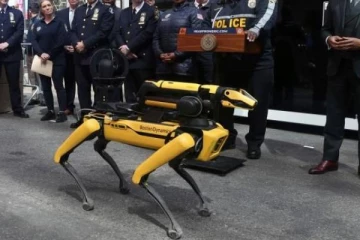 நியூயார்க் மக்களை காவல் காக்க களமிறங்கும் ரோபோ நாய் !