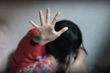 இலங்கையில் 15 வயது சிறுமியை கர்ப்பமாக்கிய வர்த்தகருக்கு நேர்ந்த கதி!