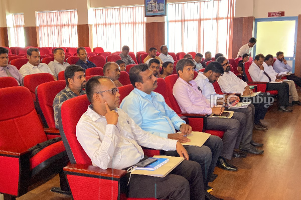 காணி விடுவிப்பு தொடர்பிலான கூட்டத்தை புறக்கணித்த தமிழ் நாடாளுமன்ற உறுப்பினர்கள் | Tamils Mps Boycotted Meeting Land Release