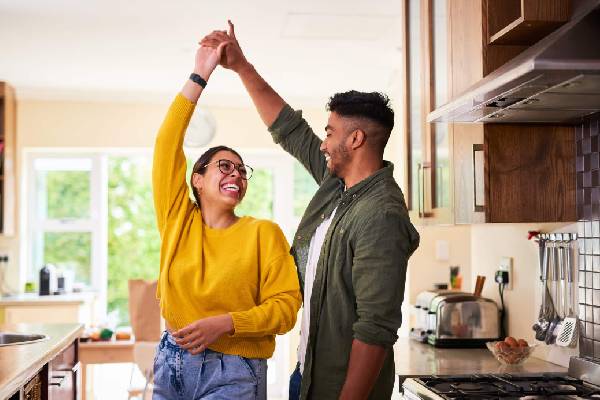 காதல் உறவில் Red Flag - Green Flag என்றால் என்னன்னு தெரியுமா? | What Is Red Flag And Green Flag In A Relationship காதல் உறவில் Red Flag - Green Flag என்றால் என்னன்னு தெரியுமா? | What Is Red Flag And Green Flag In A Relationship