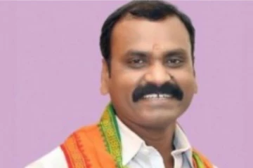 முத்தத்தில் நனைந்த பாஜக தலைவர் எல். முருகன் - பிரச்சாரத்தில் நெகிழ்ச்சி சம்பவம்!