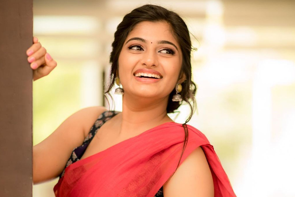 புதிய கெட்டப்பில் நடுரோட்டில் நடனம் ஆடிய ராஜா ராணி அர்ச்சனா.. வீடியோ இதோ | Vj Archana Dance With New Getup Video Viral On Net