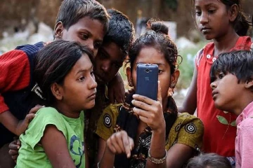 சிறுவர்கள் சமூக ஊடகங்களை பயன்படுத்த அதிரடி தடை! எங்கு தெரியுமா?