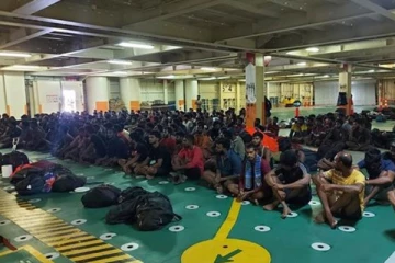 தமிழர்கள் சிறுக்கிறார்களா..! பெருக்கிறார்களா..!