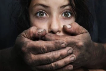 மாணவியை கற்பழித்த கொடூர ஆசிரியர் - சிறையில் இருந்து வெளிவந்து கொடுத்த இன்ப அதிர்ச்சி!