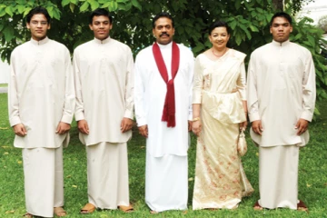 தப்பித்த மகிந்த ராஜபக்சே தங்கியிருப்பது எங்கே? வெளியான முக்கிய தகவல்..!